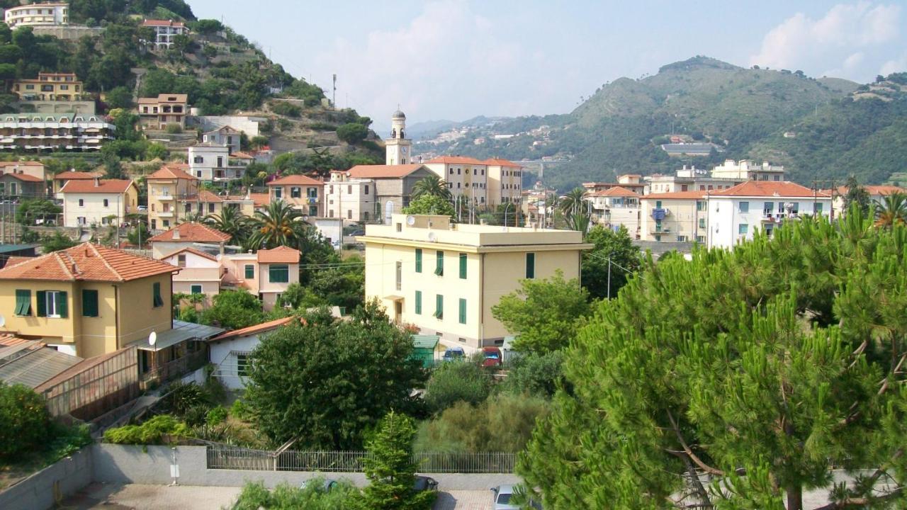 Appartamento Riviera Trilocale Wifi E Parcheggio Privato Ventimiglia Exterior foto